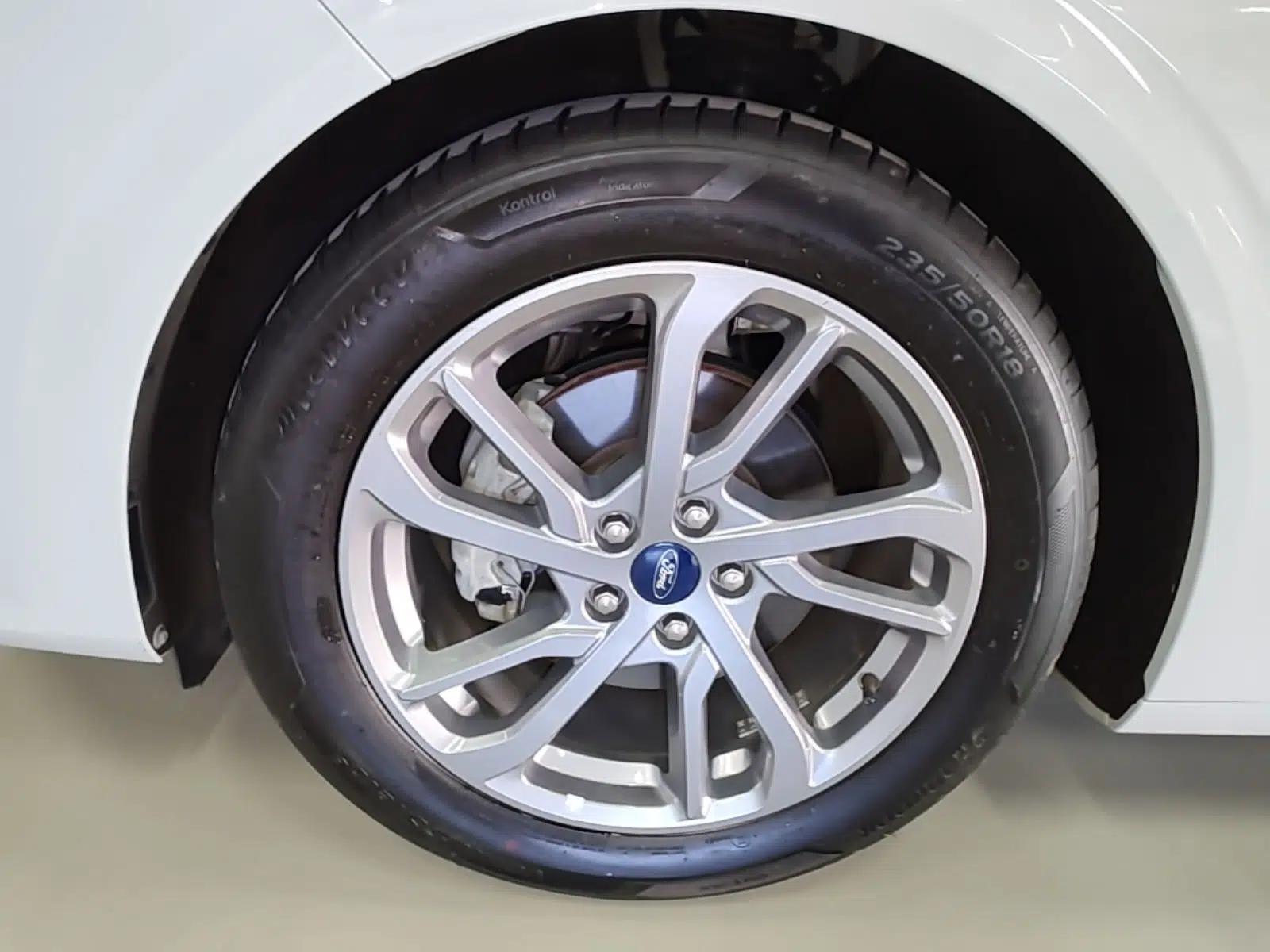 Ford Mondeo 2023 EcoBoost 180 Luxury Model — миниатюра 9