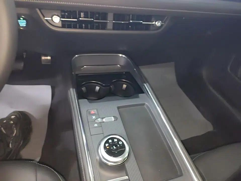 Ford Mondeo 2025 2.0T EcoBoost Luxury Version — миниатюра 17