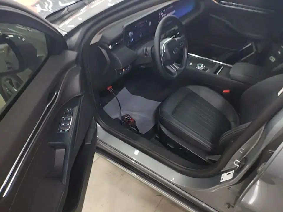 Ford Mondeo 2025 2.0T EcoBoost Luxury Version — миниатюра 19