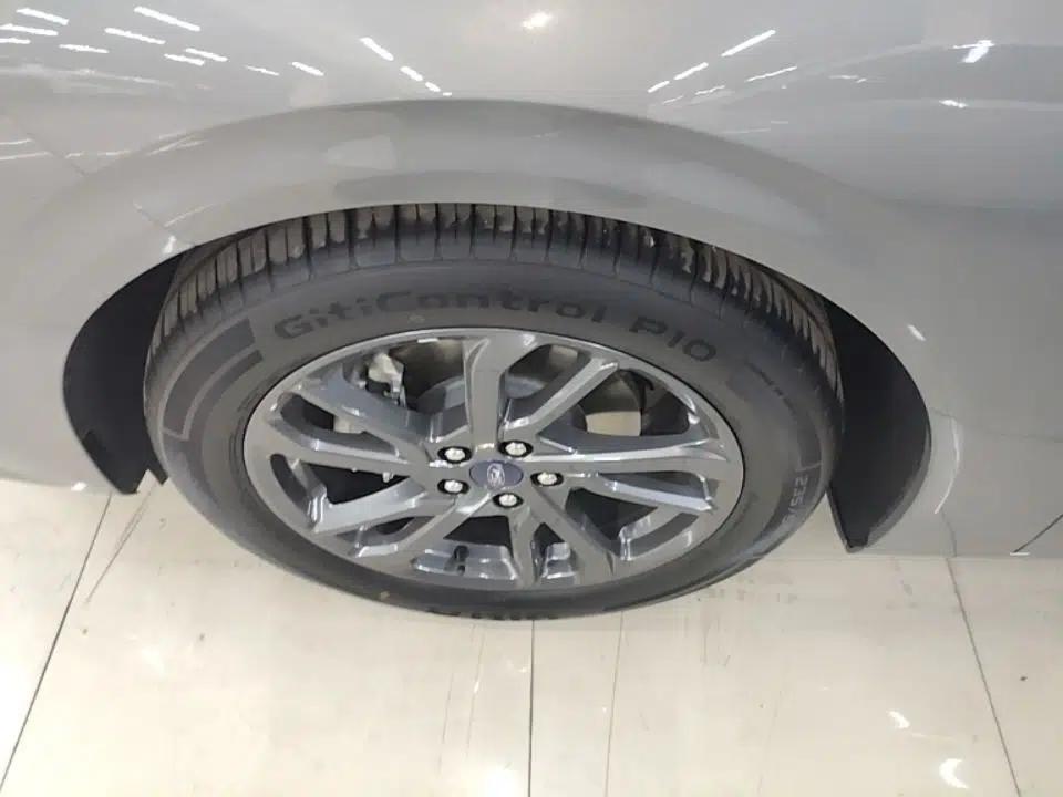 Ford Mondeo 2025 2.0T EcoBoost Luxury Version — миниатюра 8