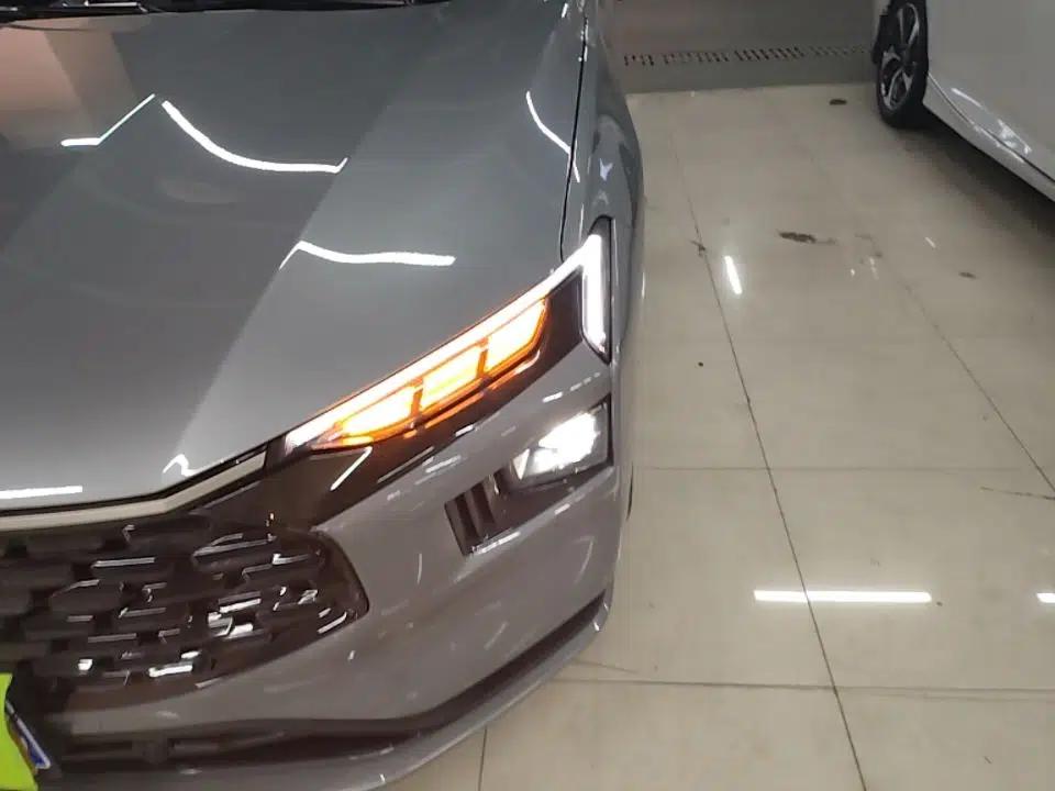 Ford Mondeo 2025 2.0T EcoBoost Luxury Version — миниатюра 9