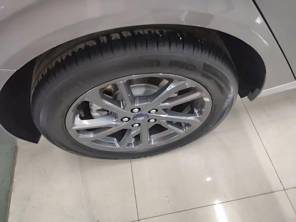 Ford Mondeo 2025 2.0T EcoBoost Luxury Version — миниатюра 10