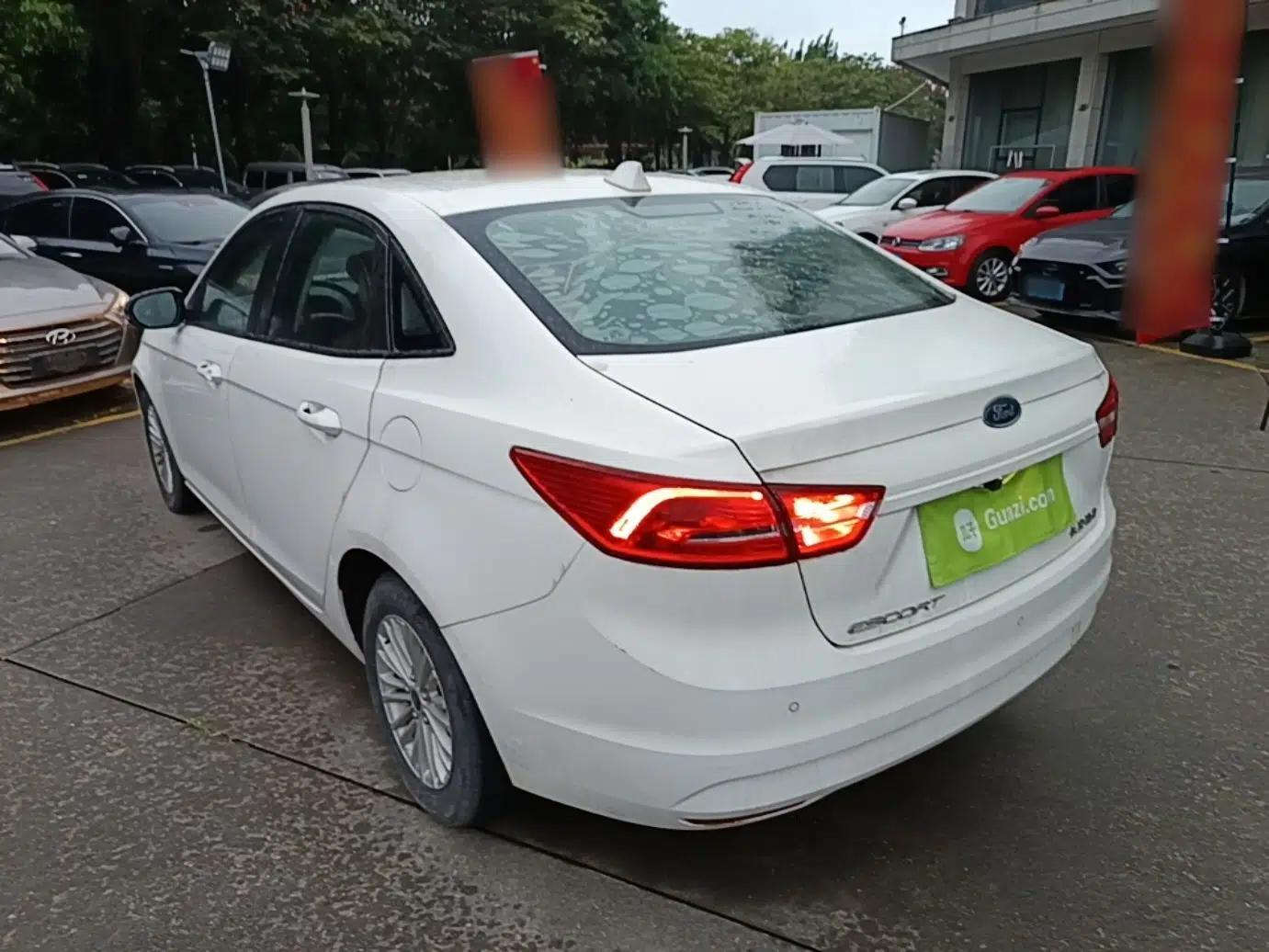 Ford Escort 2017 1.5L Automatic Comfort Model — миниатюра 4