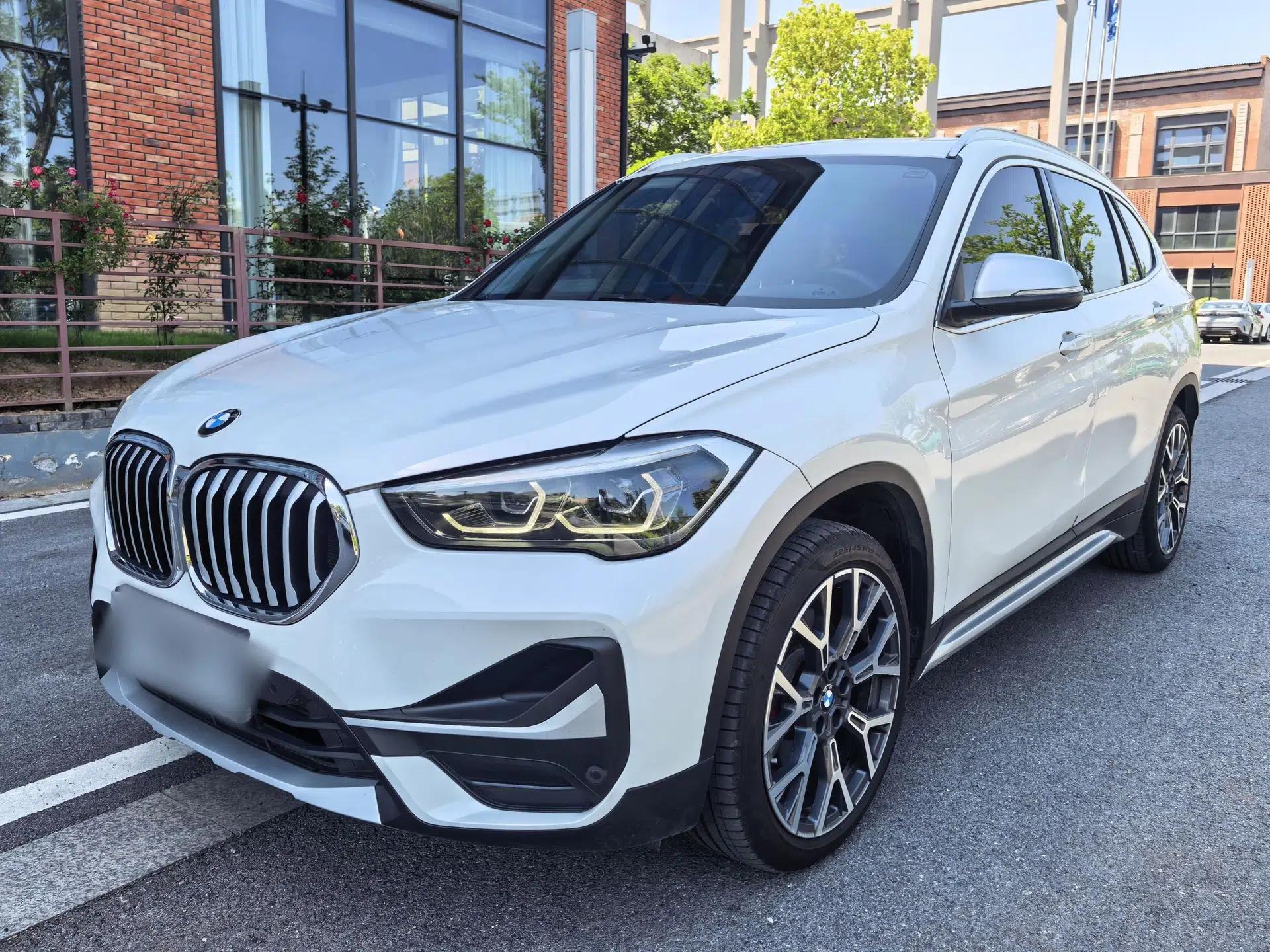 BMW X1 2021 xDrive25Li Luxury Model — миниатюра 3