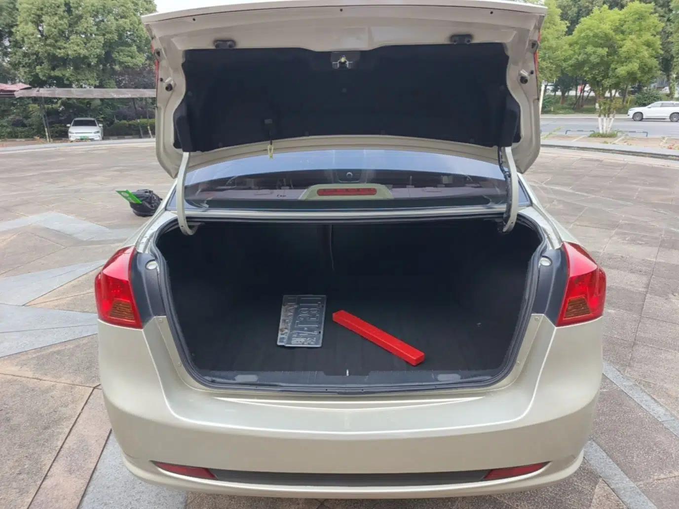 Buick Excelle 2015 1.5L Automatic Classic Model — миниатюра 22