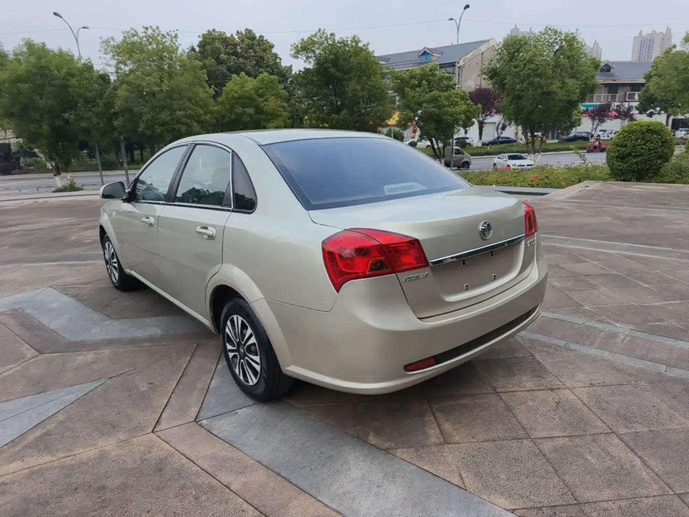 Buick Excelle 2015 1.5L Automatic Classic Model — миниатюра 4