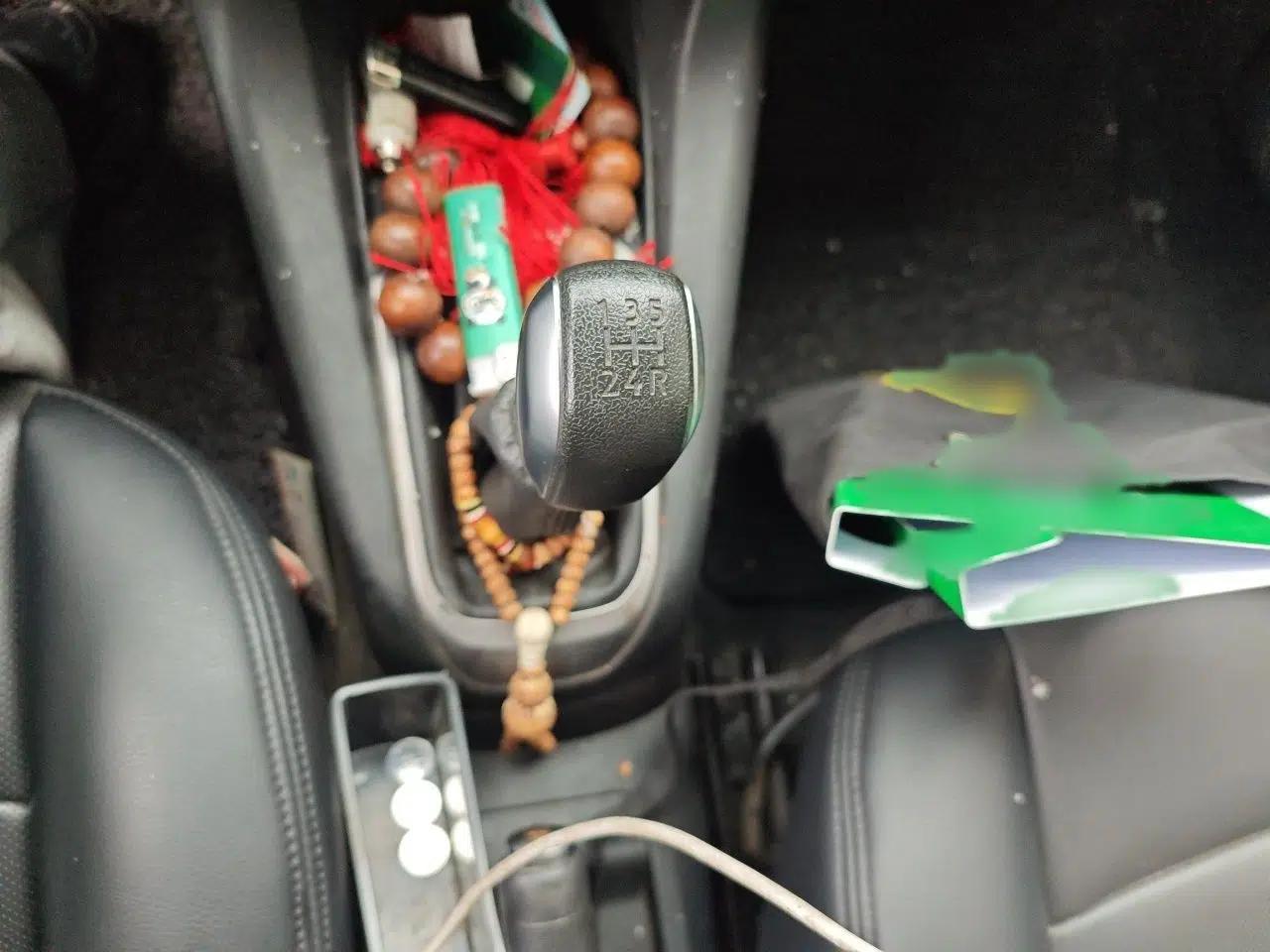 Peugeot 301 2016 1.6L Manual Comfort Edition — миниатюра 13