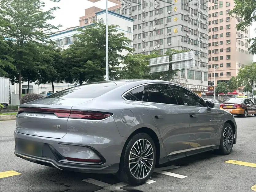 BYD Han 2022 DM-i 121KM Luxury Model — миниатюра 3