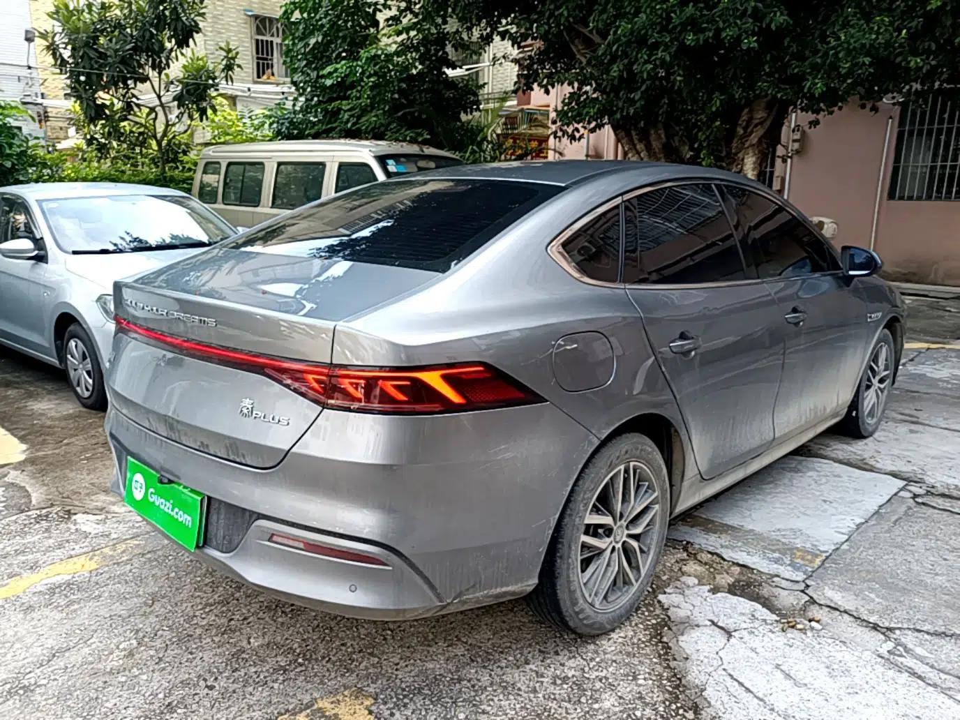 BYD Qin PLUS 2021 DM-i 55KM Flagship Model — миниатюра 6