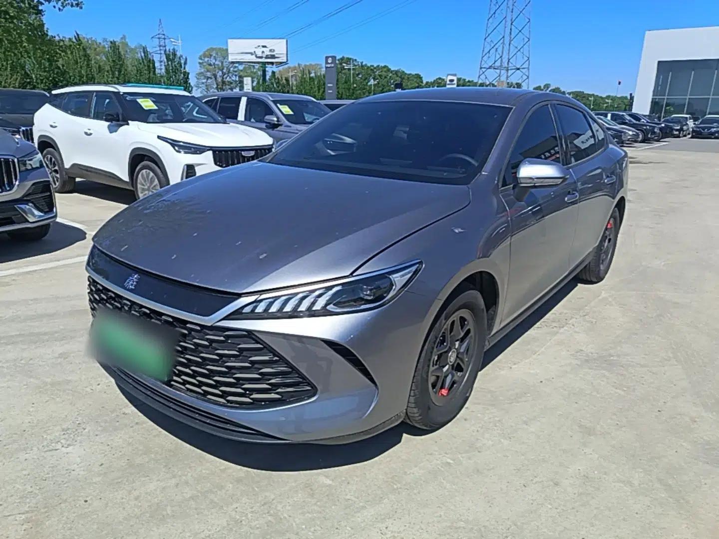 BYD Qin PLUS 2025 DM-i Smart Drive 55KM Leading Model — миниатюра 1