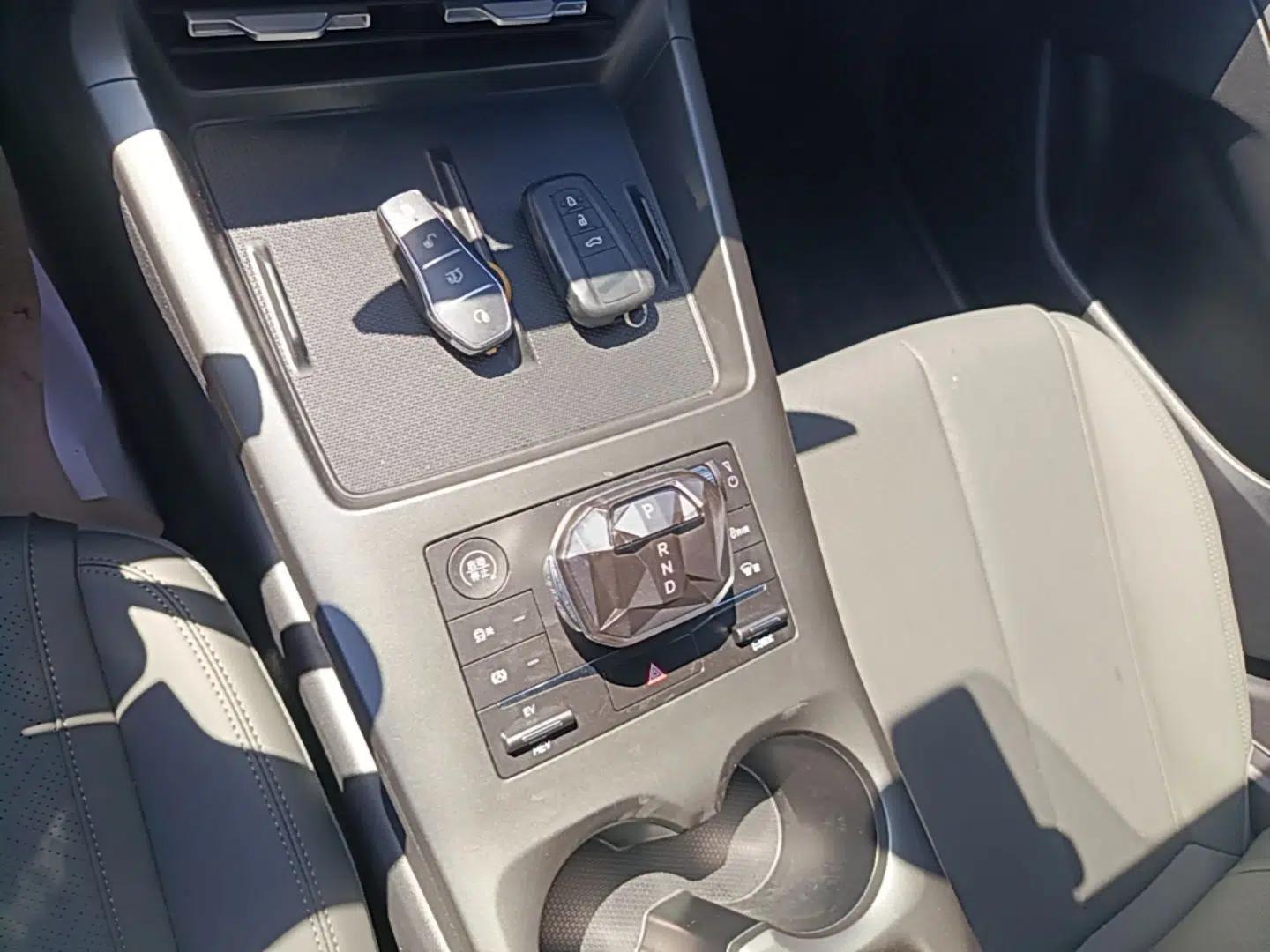 BYD Qin PLUS 2025 DM-i Smart Drive 55KM Leading Model — миниатюра 17