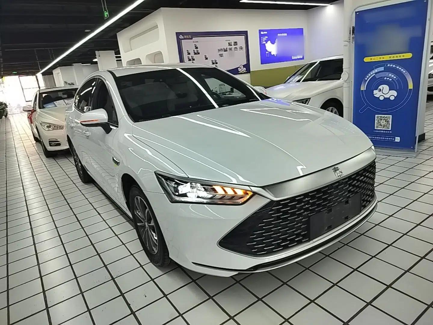 BYD Qin PLUS 2024 HONOR Edition DM-i 55KM Leading Model — миниатюра 3