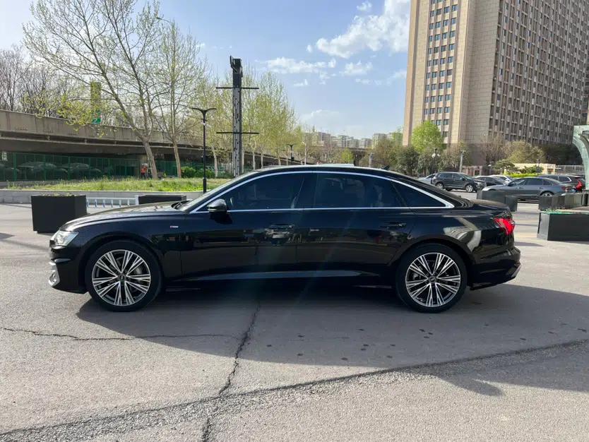 Audi A6L 2023 Revised Edition 45 TFSI quattro Prestige Dynamic Version — миниатюра 5