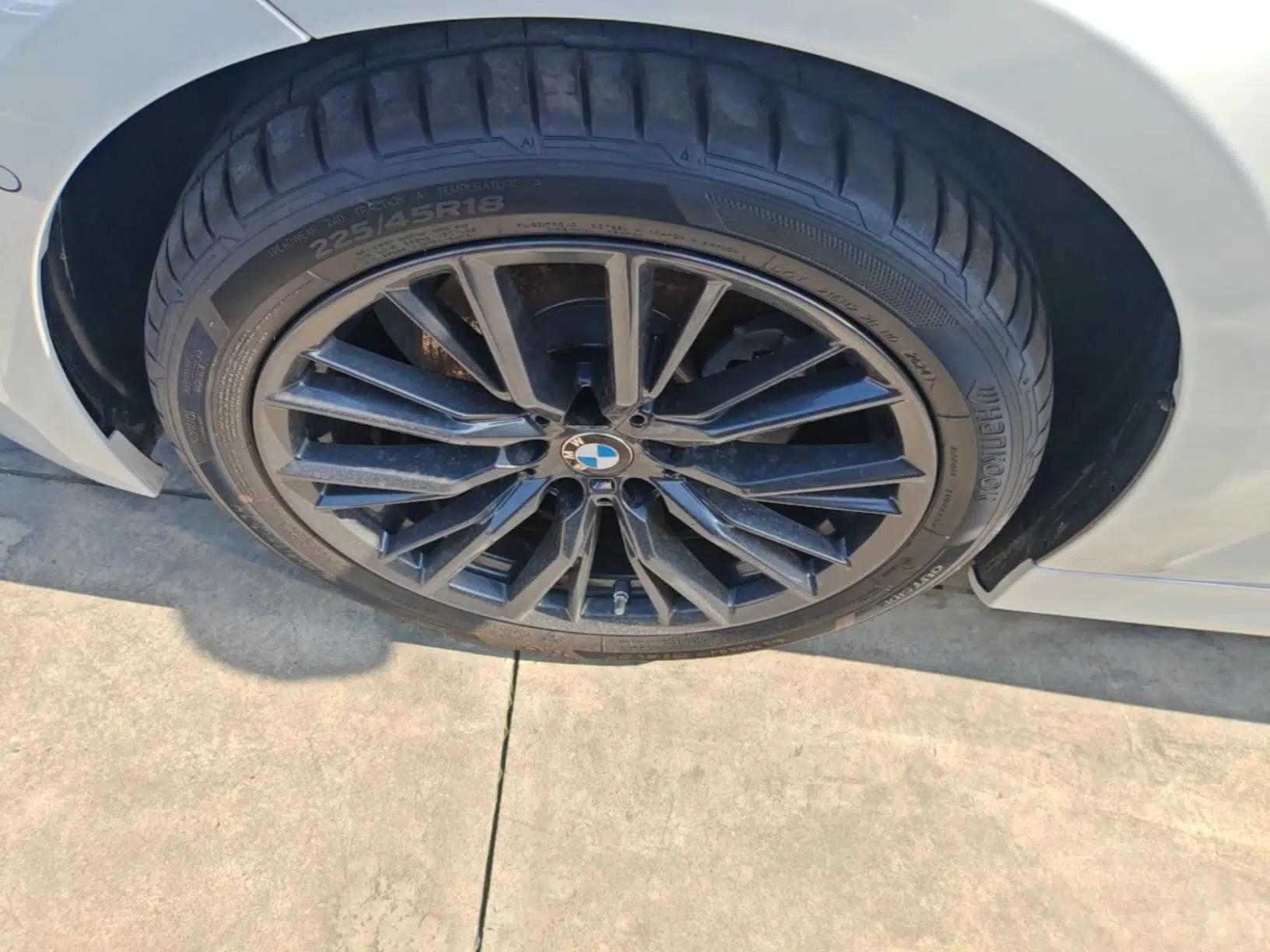BMW 3 Series 2024 325Li M Sport Night Edition Package — миниатюра 9