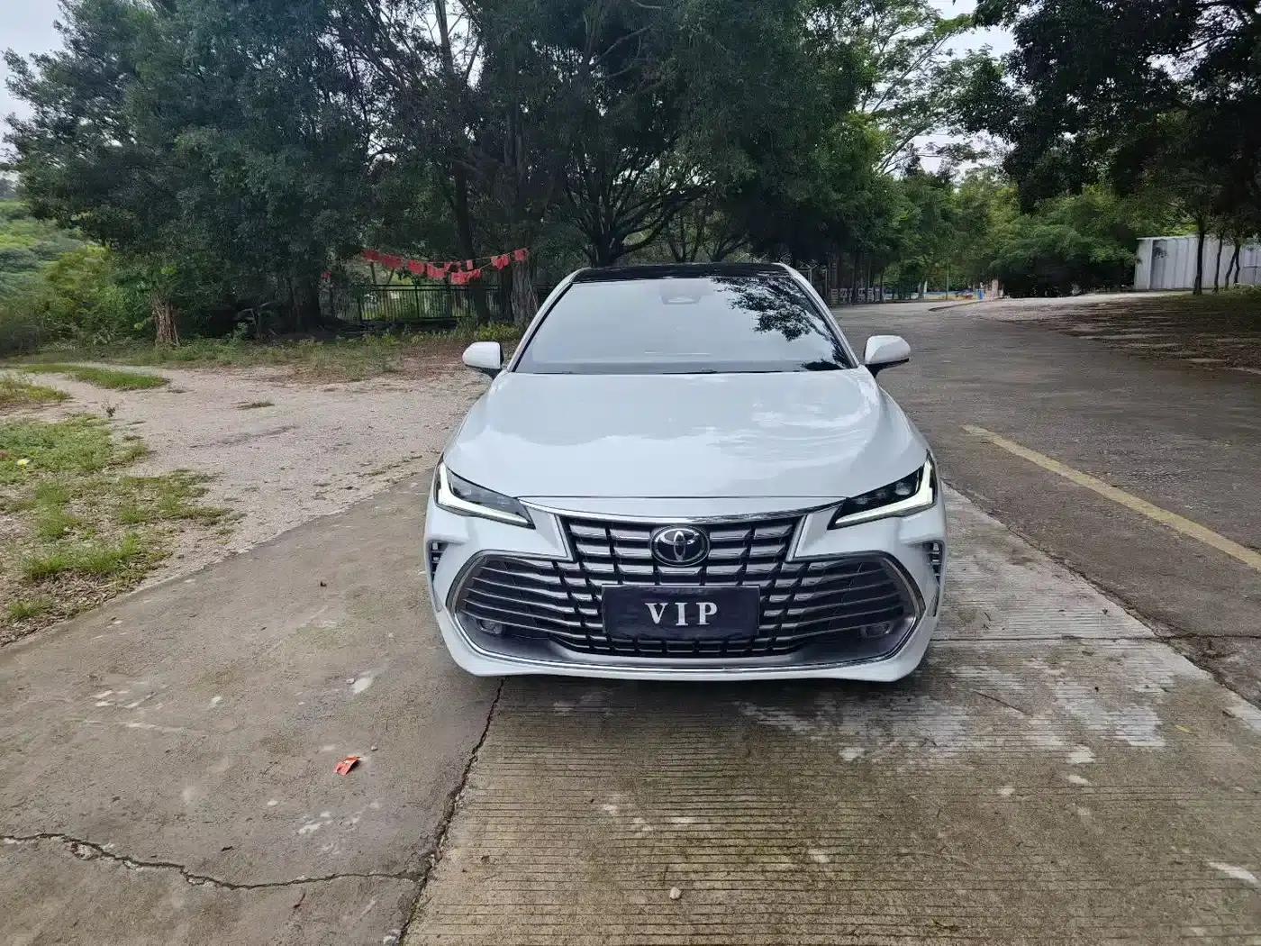 2024 Toyota Avalon 2.0L Premium Edition — миниатюра 2