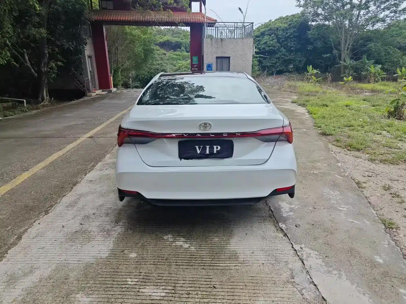 2024 Toyota Avalon 2.0L Premium Edition — миниатюра 8