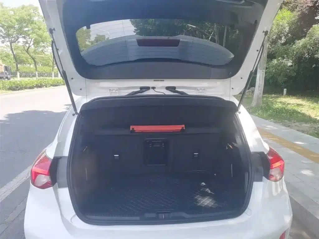 2021 Ford Focus Hatchback EcoBoost 180 Automatic ST Line — миниатюра 19