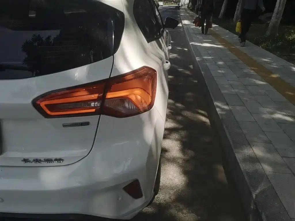 2021 Ford Focus Hatchback EcoBoost 180 Automatic ST Line — миниатюра 8