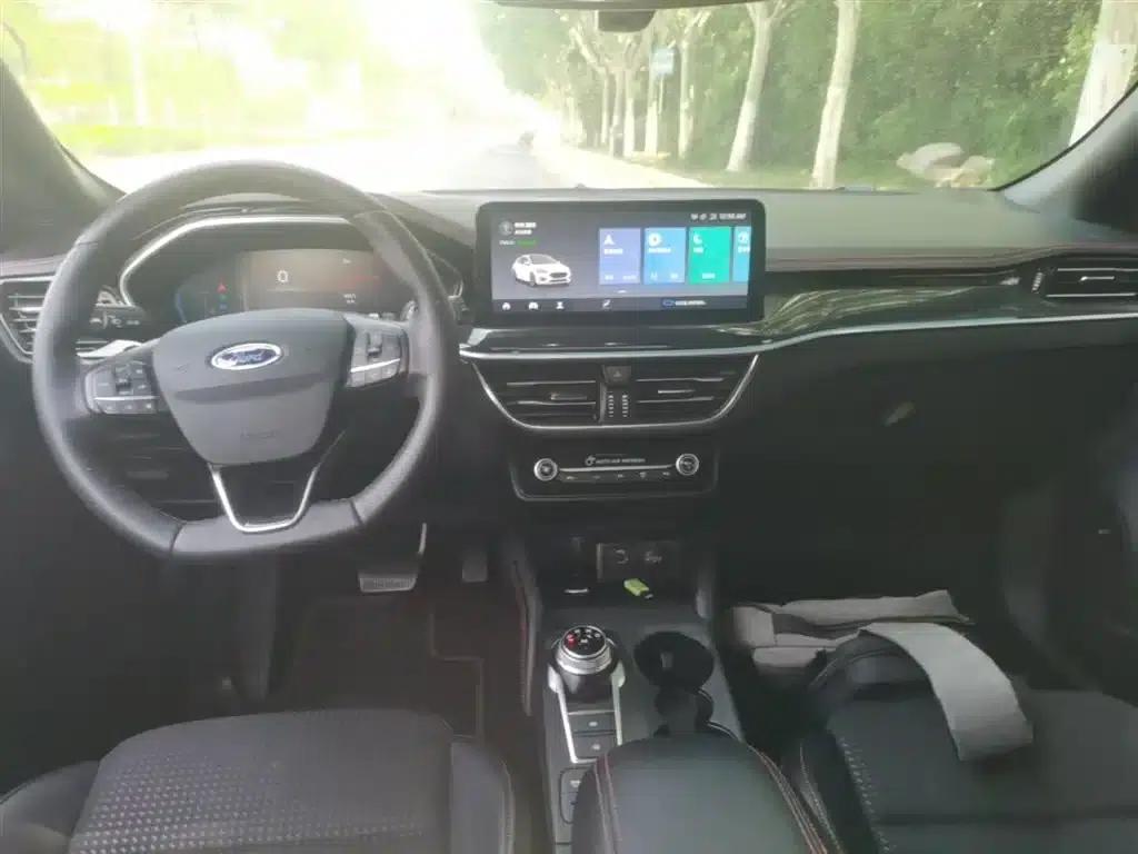 2021 Ford Focus Hatchback EcoBoost 180 Automatic ST Line — миниатюра 10