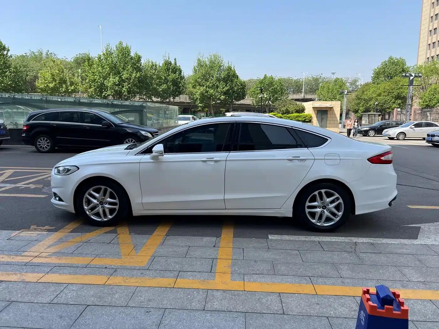 2013 Ford Mondeo 1.5L GTDi180 Fashion Edition — миниатюра 7