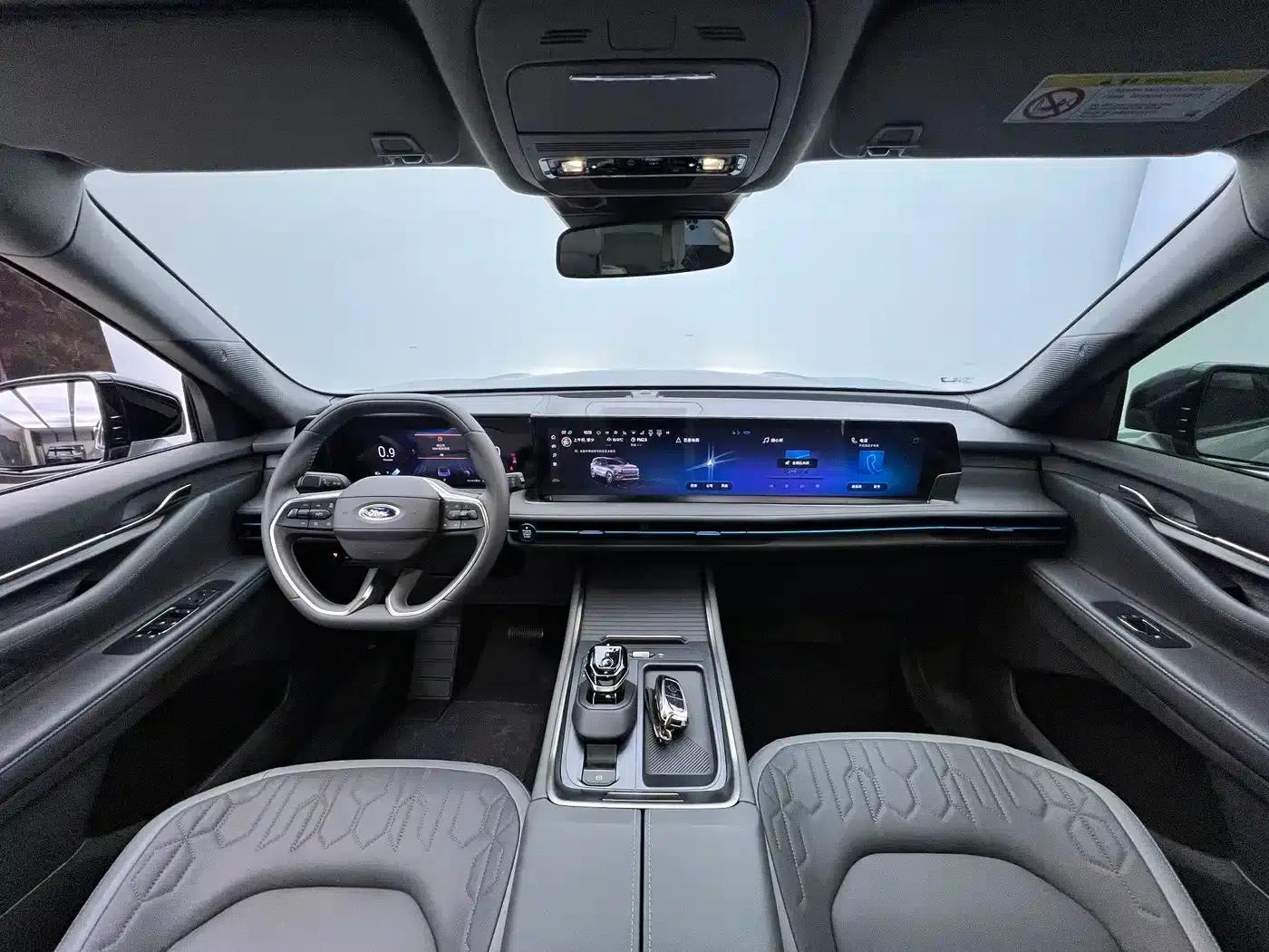 2023 Ford Edge L 2.0T EcoBoost 2WD 7-Seat Luxury — миниатюра 13