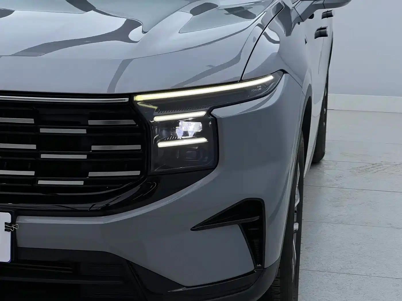 2023 Ford Edge L 2.0T EcoBoost 2WD 7-Seat Luxury — миниатюра 3