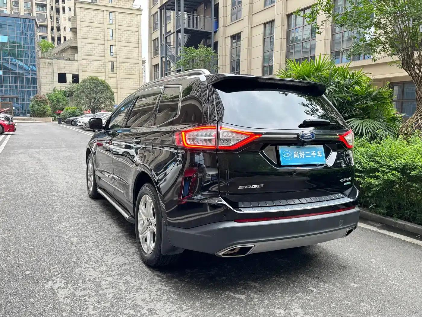 2016 Ford Edge EcoBoost 245 2WD Luxury 7-seater — миниатюра 5