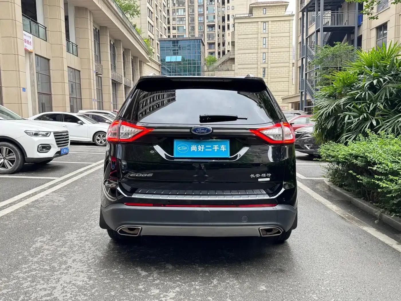 2016 Ford Edge EcoBoost 245 2WD Luxury 7-seater — миниатюра 6