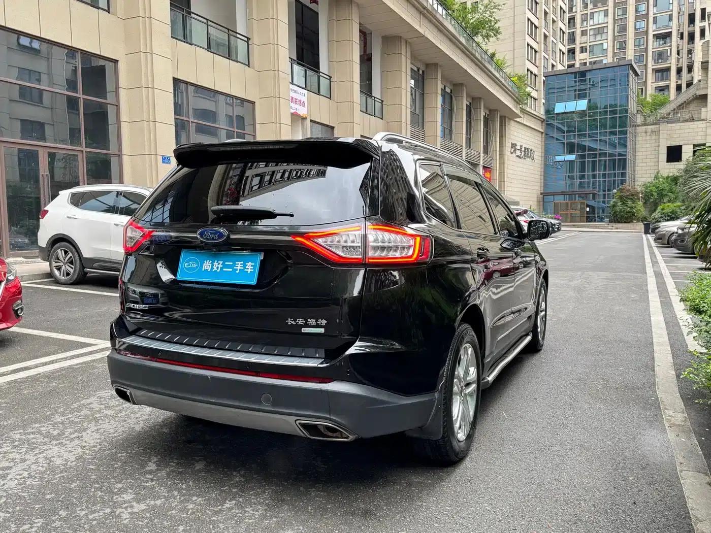2016 Ford Edge EcoBoost 245 2WD Luxury 7-seater — миниатюра 7