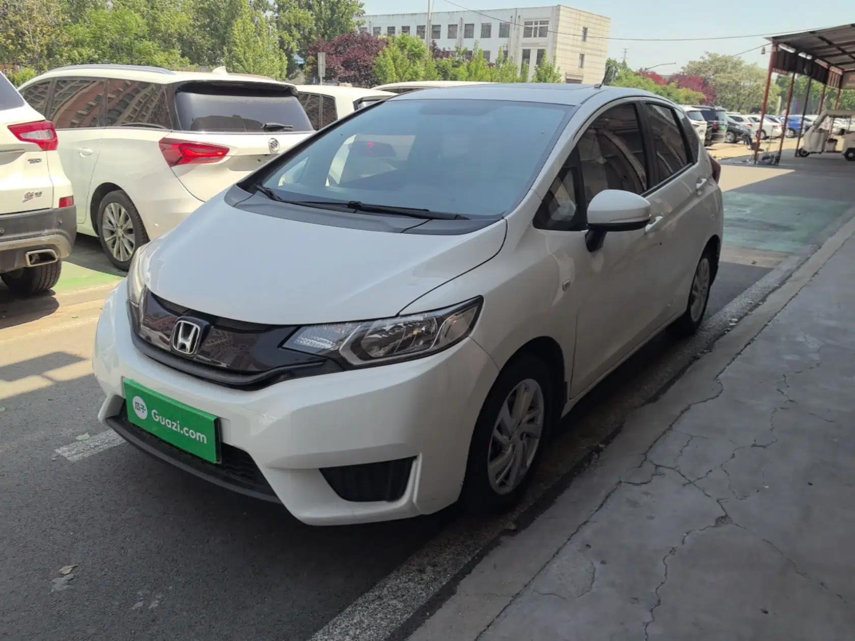 Honda Fit 2016 1.5L LXS CVT Comfort Sunroof Version — миниатюра 1