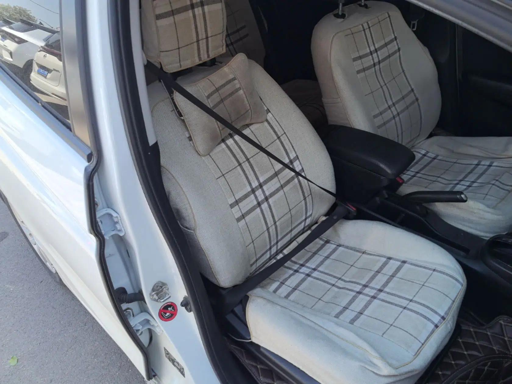 Honda Fit 2016 1.5L LXS CVT Comfort Sunroof Version — миниатюра 23