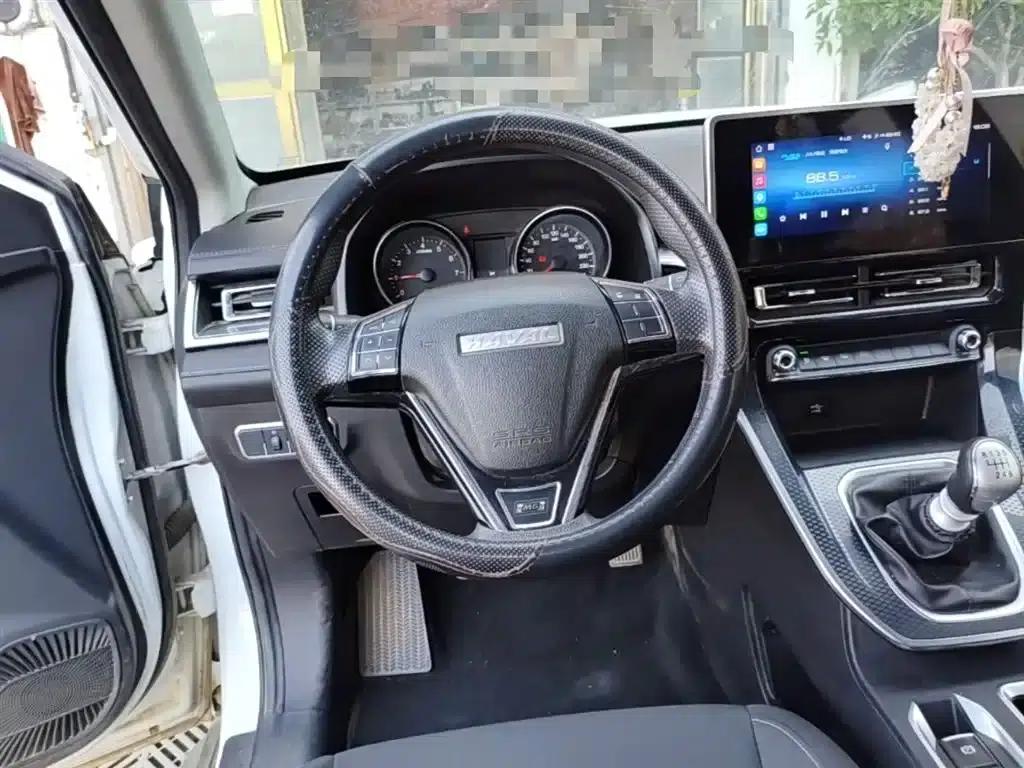 Haval M6 2021 PLUS 1.5T Manual Elite Intelligent Connectivity Edition — миниатюра 11