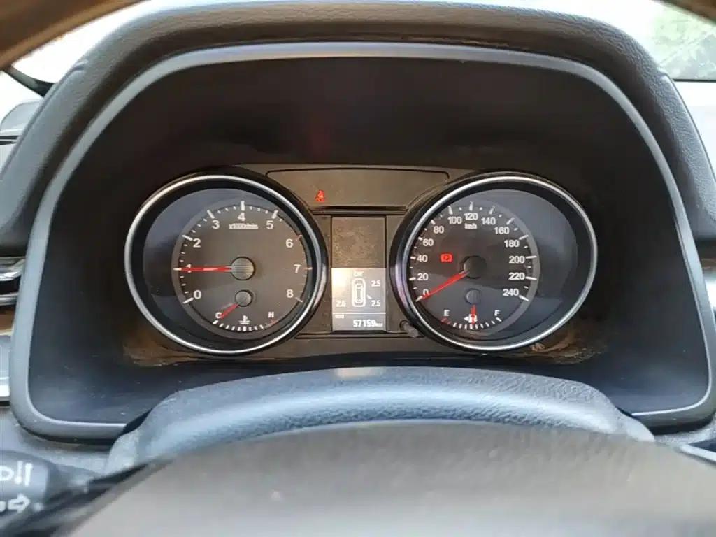 Haval M6 2021 PLUS 1.5T Manual Elite Intelligent Connectivity Edition — миниатюра 12