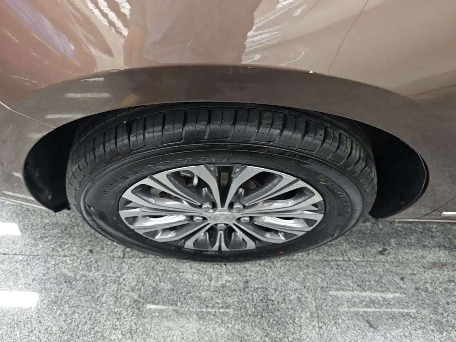 Buick GL8 2020 Land Business Class 652T Premium Model — миниатюра 8