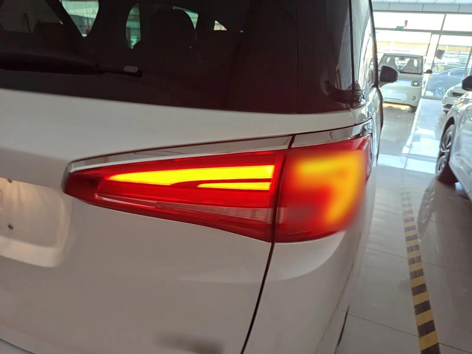 Buick GL8 2018 ES 28T Comfort Model China VI Standard — миниатюра 8