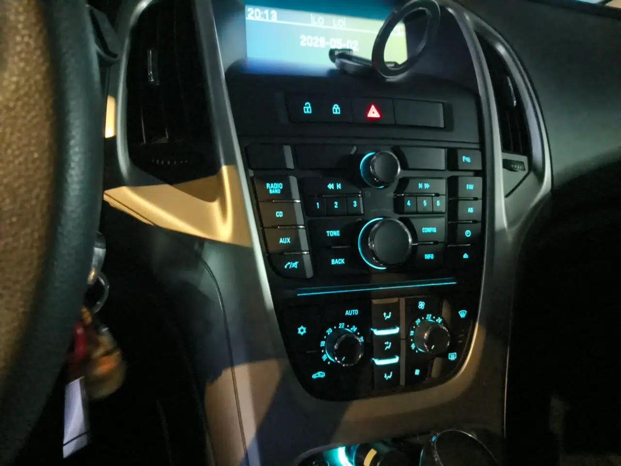 Buick GT 2014 XT 1.6L Automatic Fashion Edition — миниатюра 14