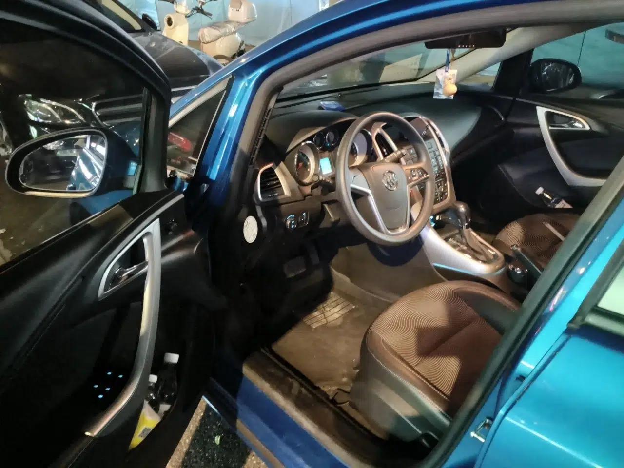 Buick GT 2014 XT 1.6L Automatic Fashion Edition — миниатюра 17