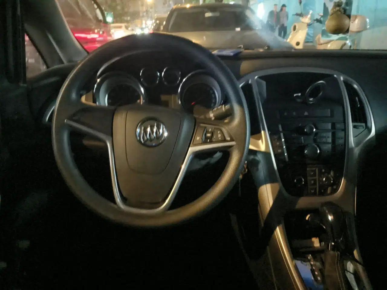 Buick GT 2014 XT 1.6L Automatic Fashion Edition — миниатюра 10