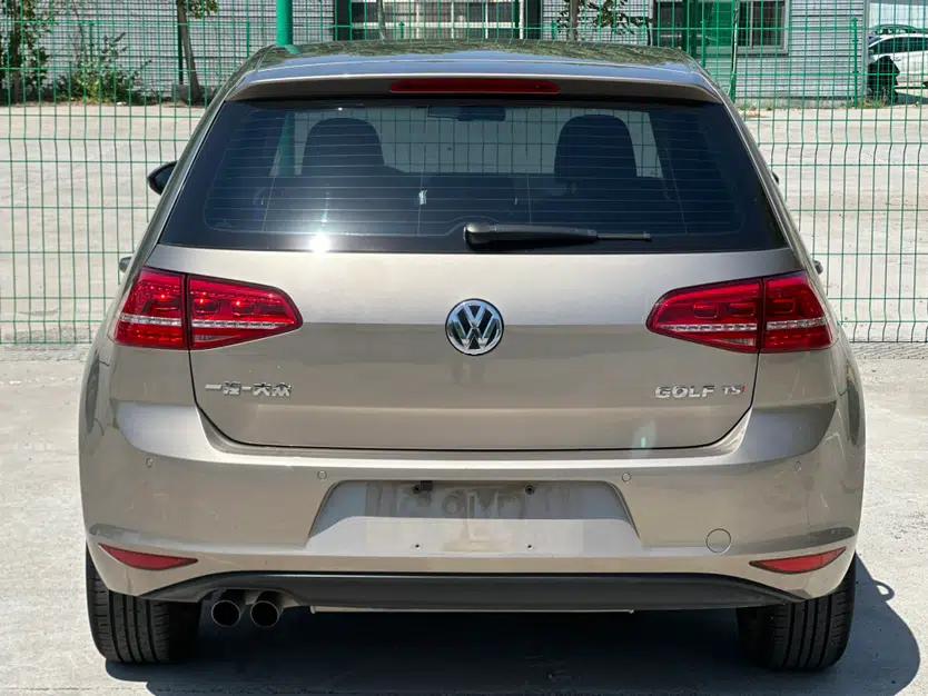 Volkswagen Golf 2016 230TSI Automatic Luxury Version — миниатюра 6