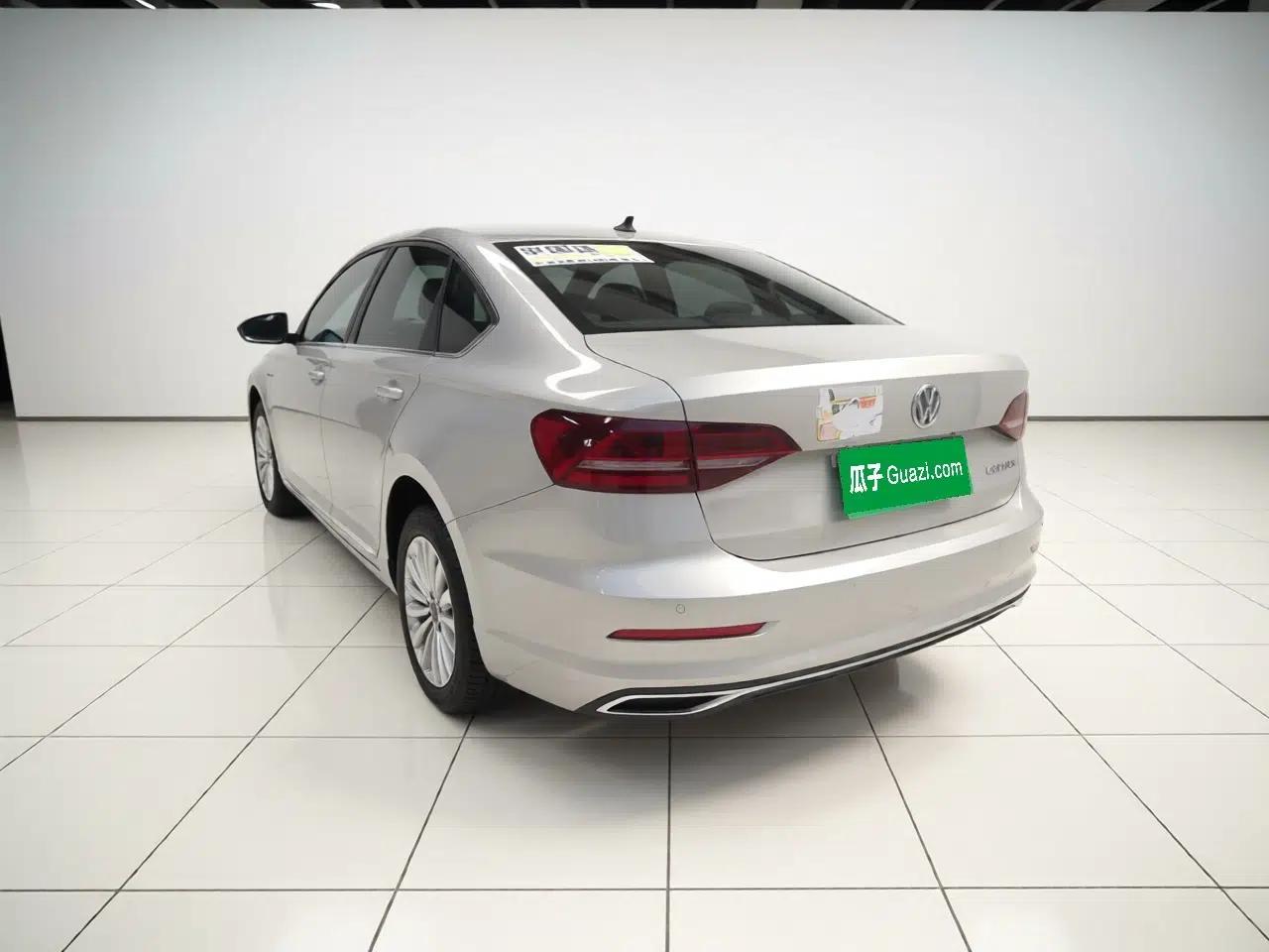 Volkswagen Lavida 2021 1.5L Automatic Comfort Edition — миниатюра 4
