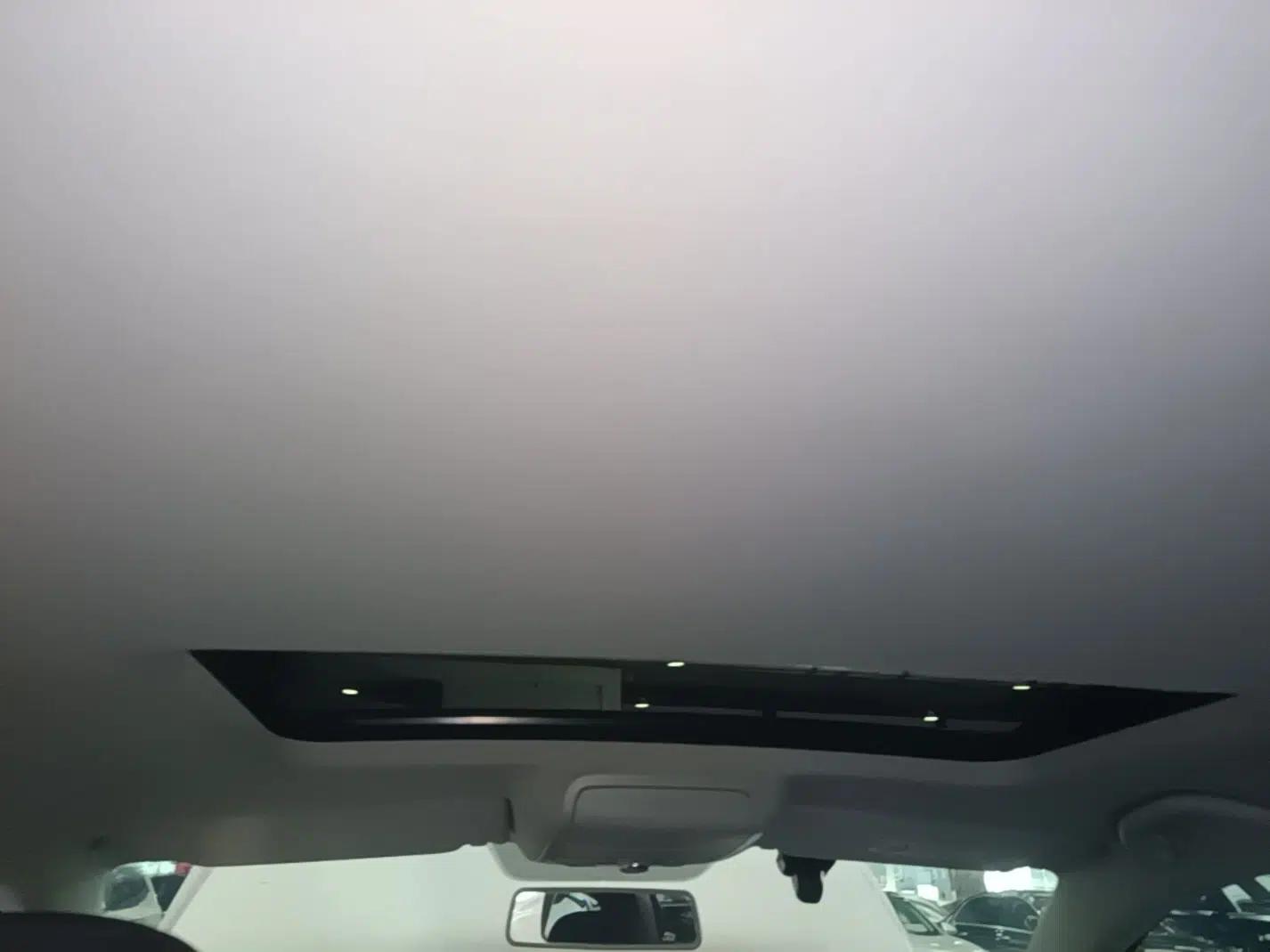 Volkswagen Sagitar 2017 1.6L Automatic Comfort Model — миниатюра 21