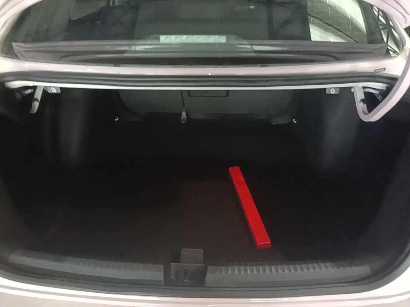 Volkswagen Sagitar 2017 1.6L Automatic Comfort Model — миниатюра 22