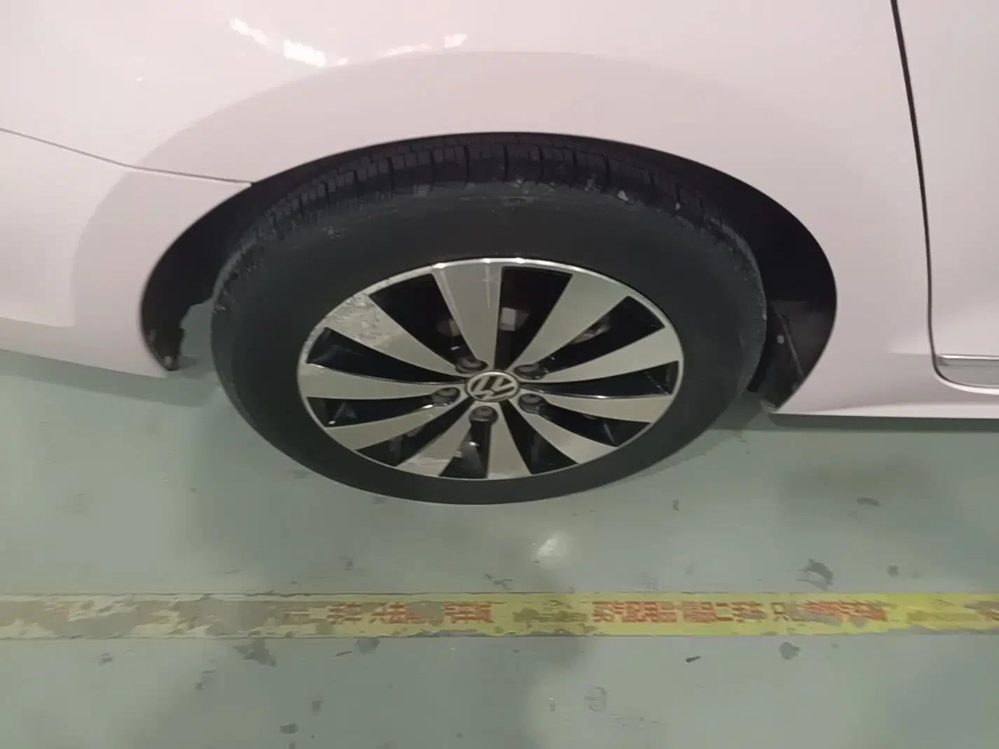 Volkswagen Sagitar 2017 1.6L Automatic Comfort Model — миниатюра 10