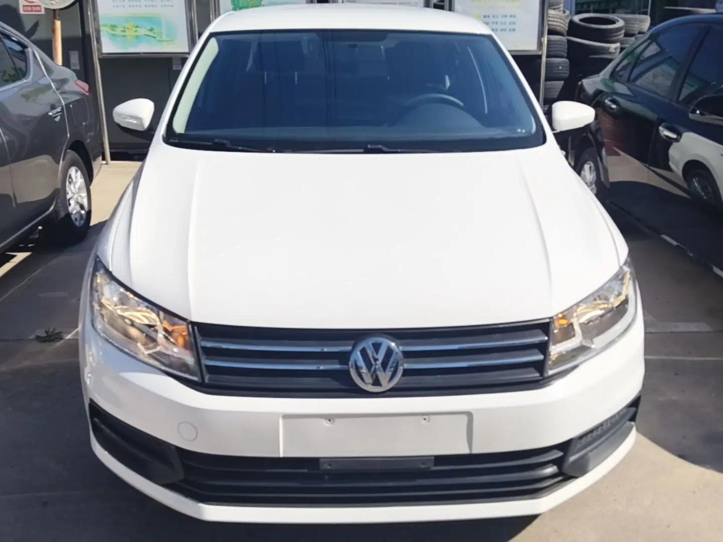 Volkswagen Santana 2018 1.5L Automatic Fashion Edition — миниатюра 2