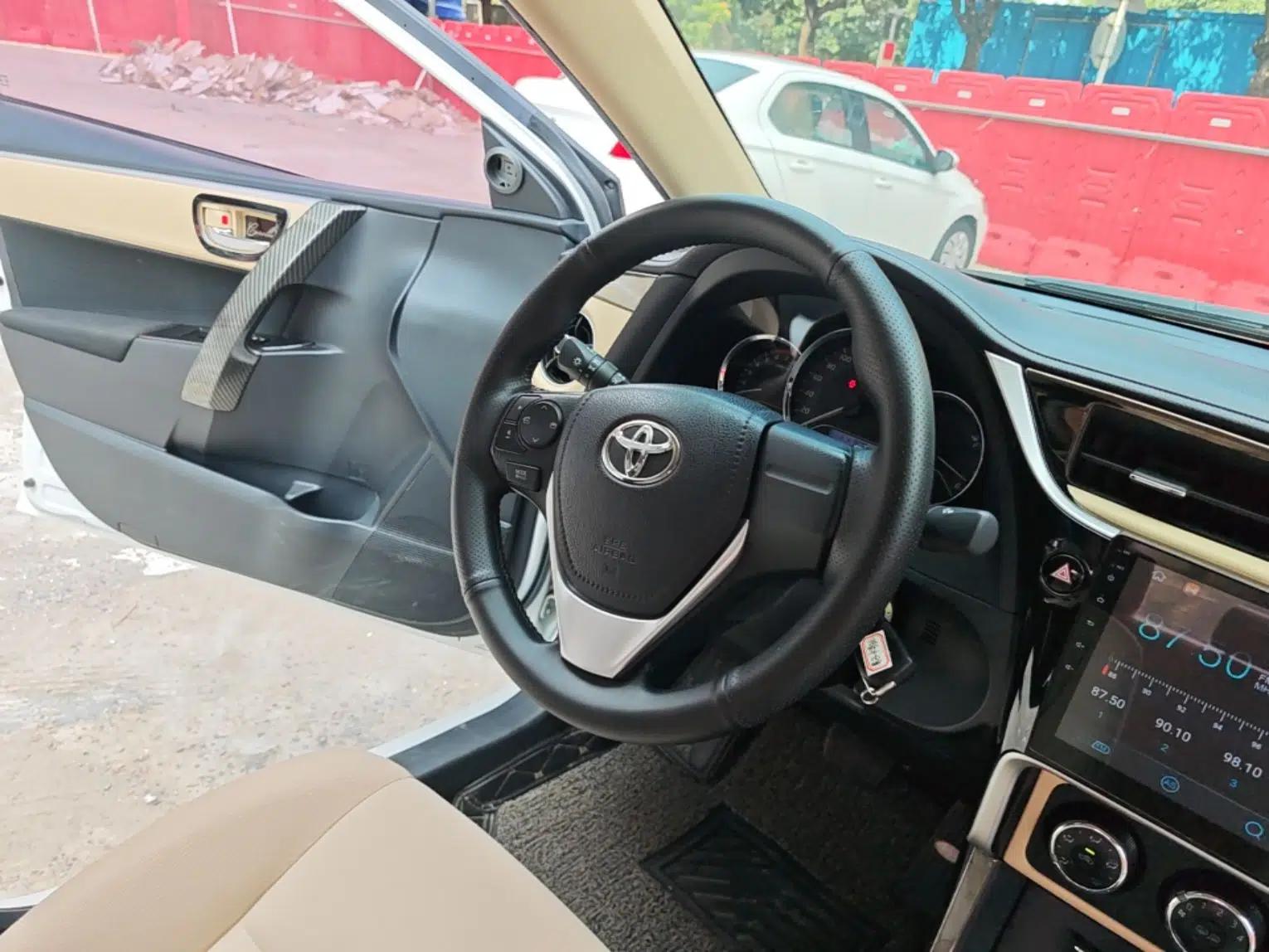 Toyota Corolla 2017 Revised Version 1.2T S-CVT GL — миниатюра 14