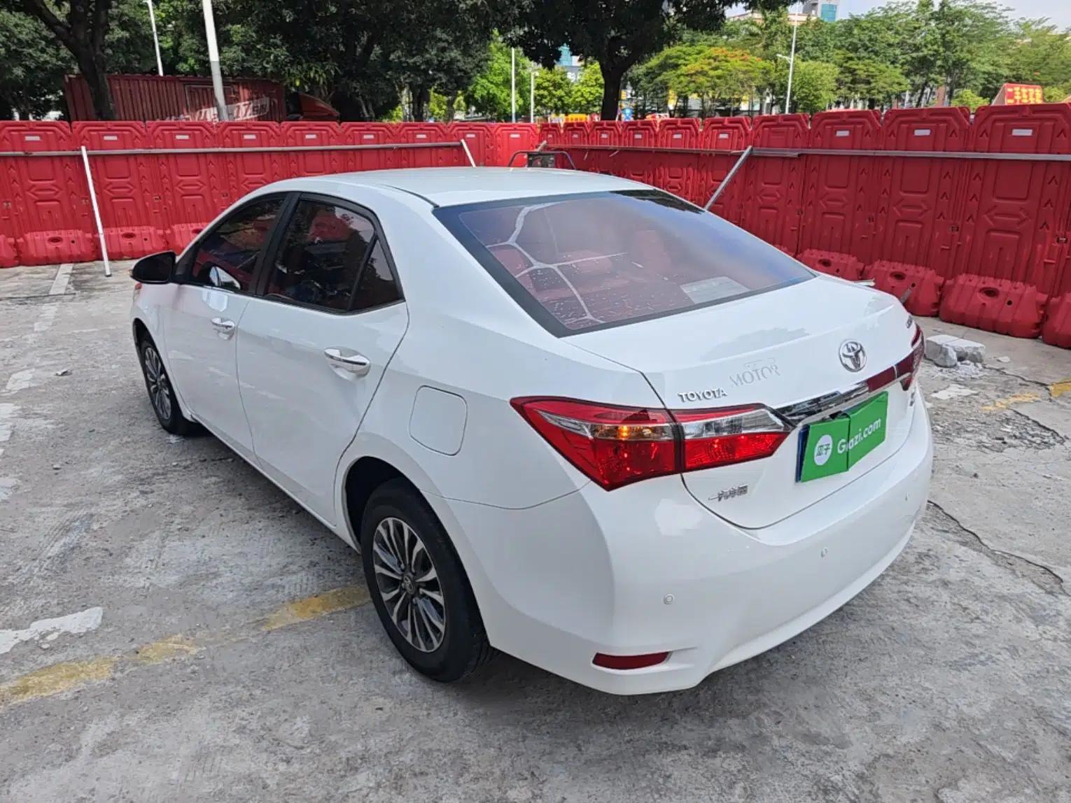 Toyota Corolla 2017 Revised Version 1.2T S-CVT GL — миниатюра 4