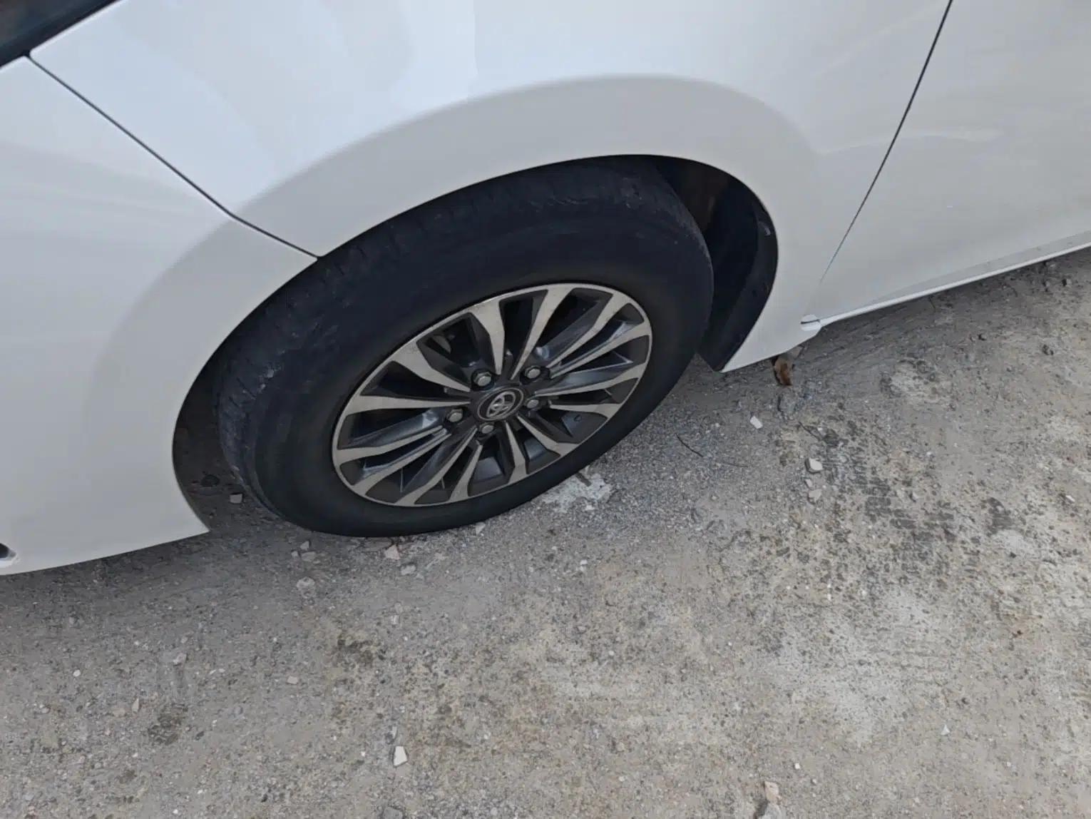 Toyota Corolla 2017 Revised Version 1.2T S-CVT GL — миниатюра 8