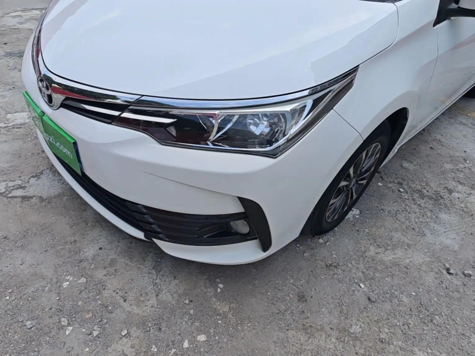 Toyota Corolla 2017 Revised Version 1.2T S-CVT GL — миниатюра 9
