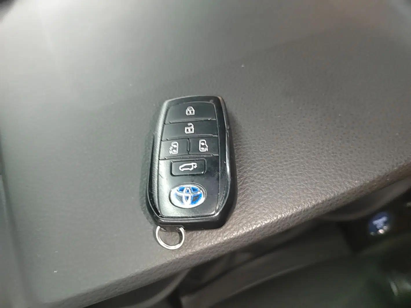 Toyota Granvia 2023 2.5L Hybrid Prestige PLUS Edition — миниатюра 12