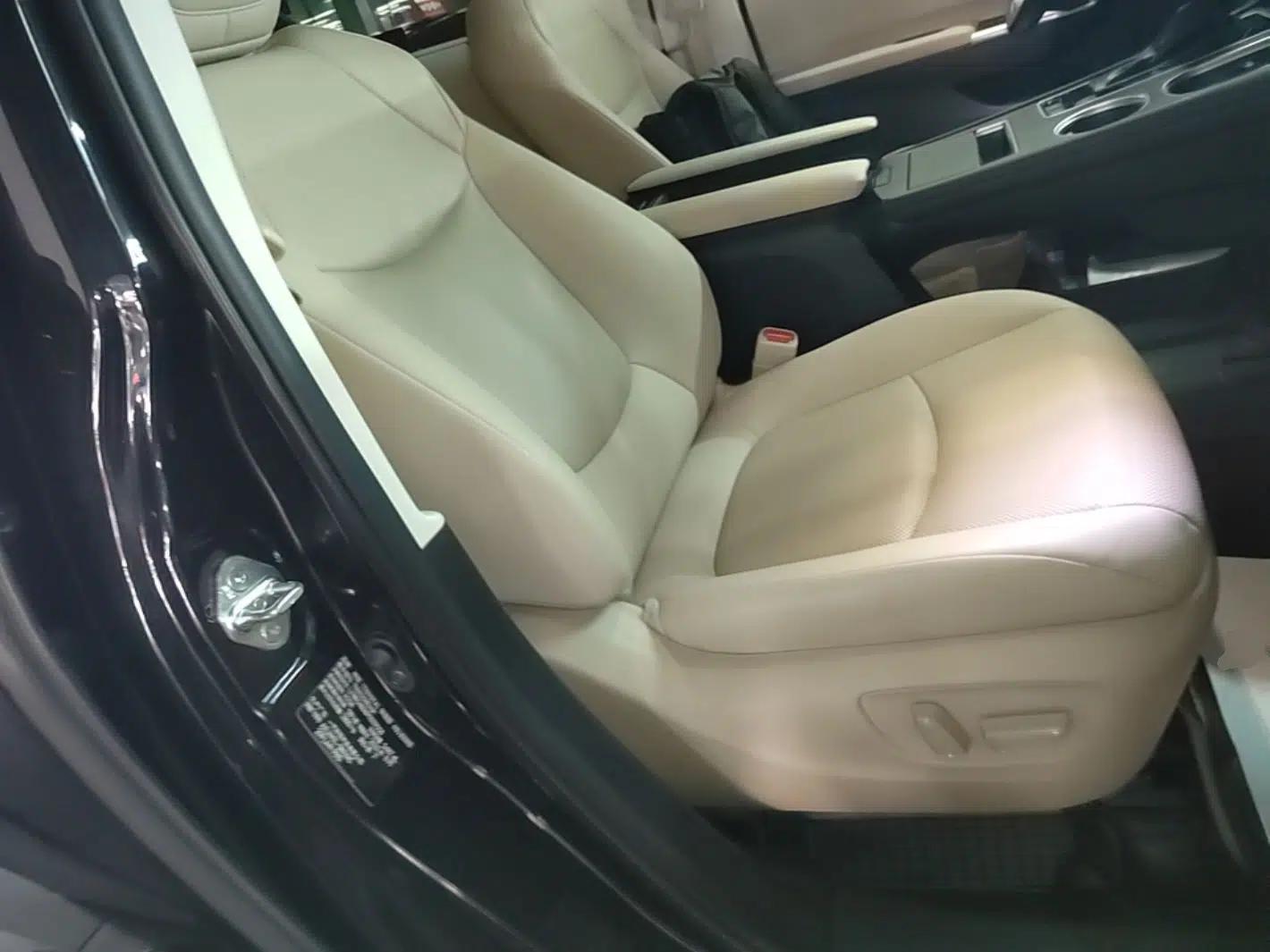 Toyota Granvia 2023 2.5L Hybrid Prestige PLUS Edition — миниатюра 23